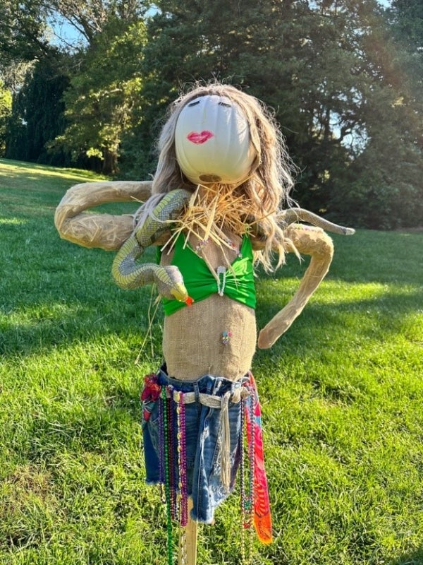 A scarecrow designed to look like Britney Spears.