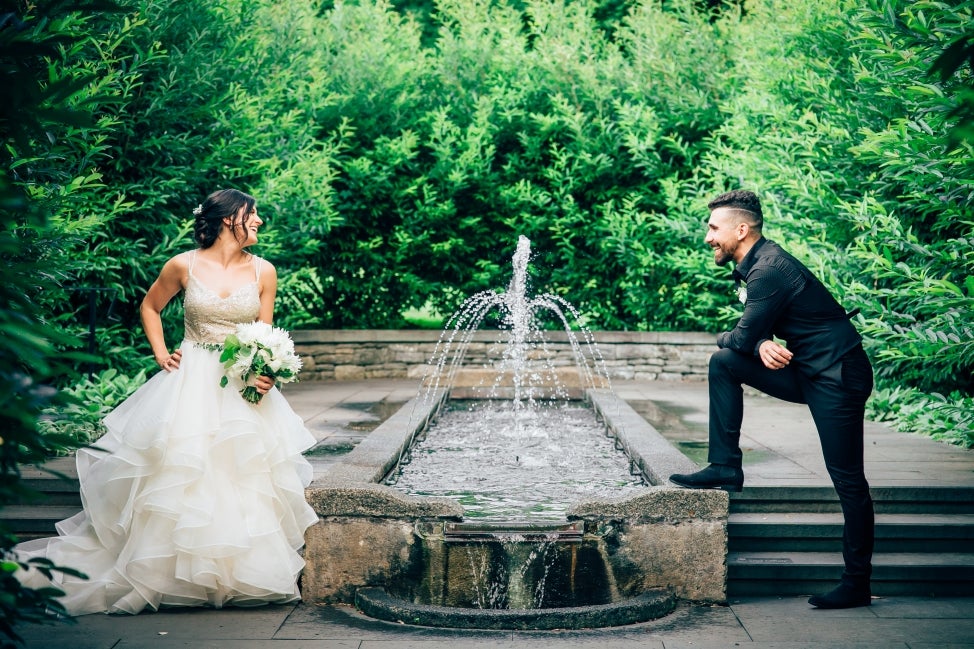 Bride and Groom photo with Fountain