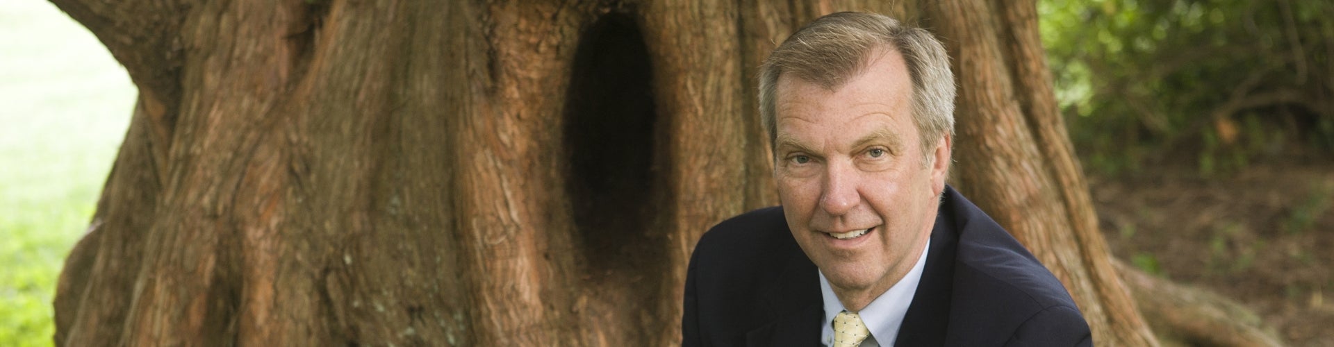 Paul Meyer in front of a tree